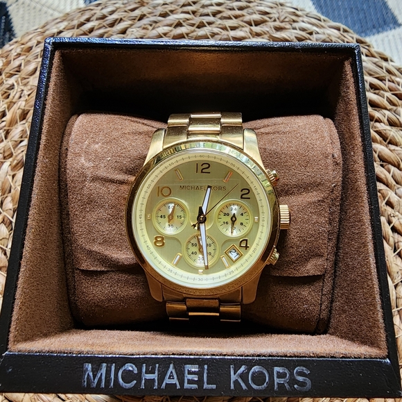 Michael Kors Runway Gold Tone Chronographic Watch - Picture 1 of 10